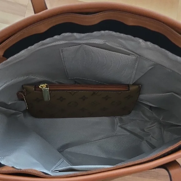 🤎 Brown Tote Bag - Picture 3 of 4